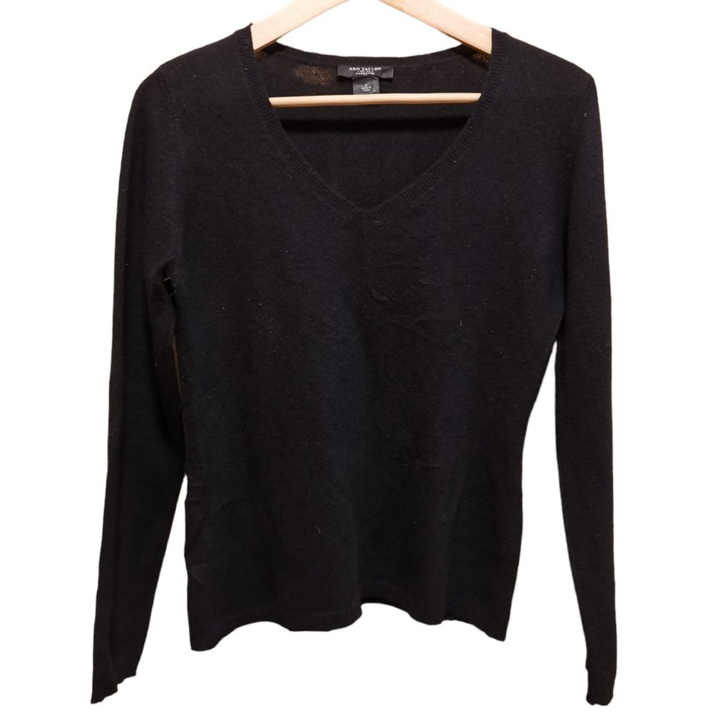 Ann Taylor 100% cashmere V-neck sweater Size S